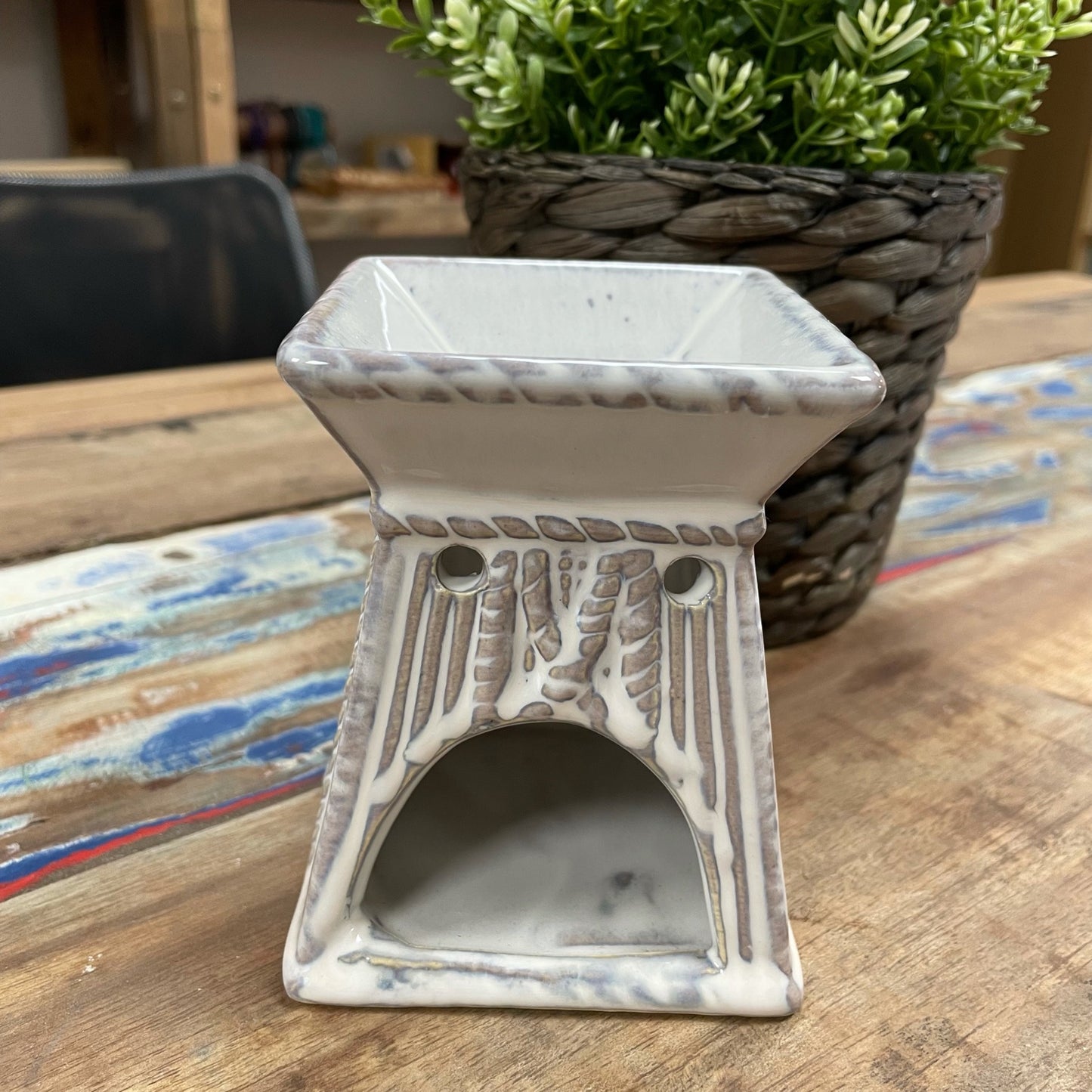 Ceramic Oil Burner - Venetian Square Rope Design - White